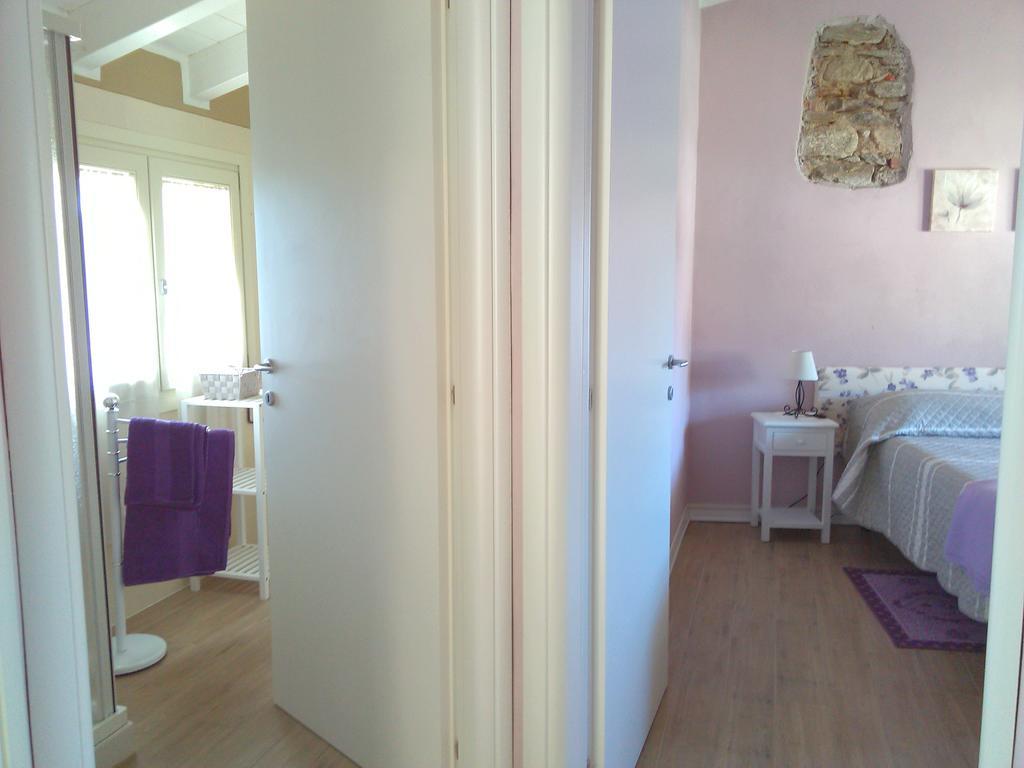 Hotel Il Cortile Friendly House Borgomanero Habitación foto