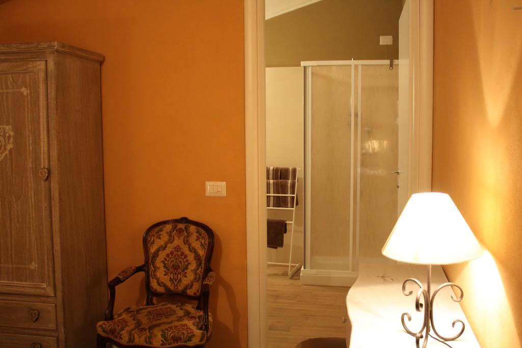 Hotel Il Cortile Friendly House Borgomanero Exterior foto